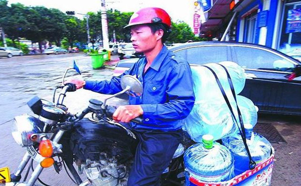 城阳甜源大桶水配送站|城阳送水公司 主营:娃哈哈纯净水,麦饭石弱碱性水,崂山甜源矿泉水 地址:青岛城阳正阳路家佳源|城阳宝龙水站 联系人:宋先生 电话:015053222684 手机:15053222684 邮编:266000 网址: